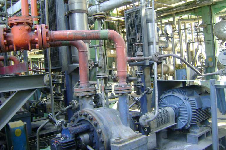 Heavy hydrocarbons safely sealed with pusher seals
